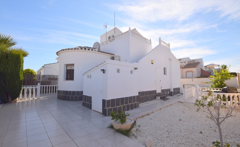 Sale - Villa - La Florida - Orihuela Costa